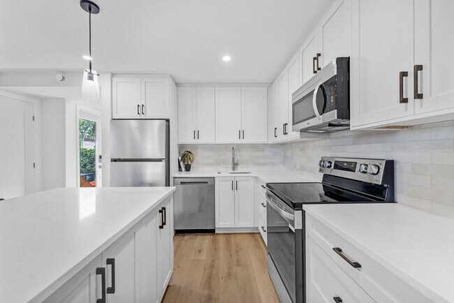 Photo - 885 Somerset St W Unit 2