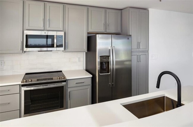 Photo - 3242 Peachtree Rd NE Unit 0905