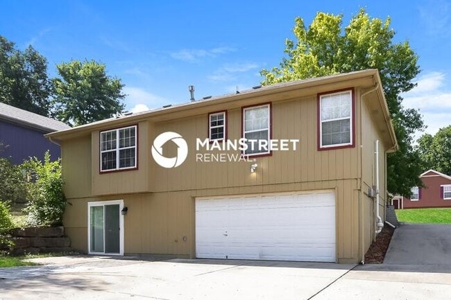 3 Bedroom Pet-Friendly Home in BLUE SPRINGS, MO with Main Street Renewal