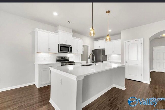 Photo - 203 Portrait St