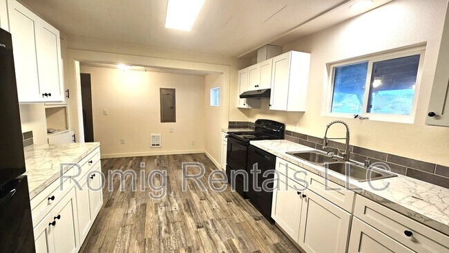 Photo - Cent- 1206 B Street