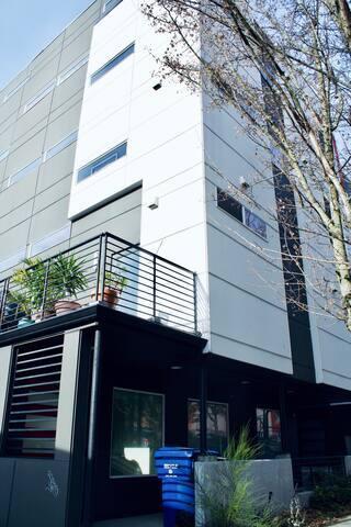 Photo - 463 14th Ave