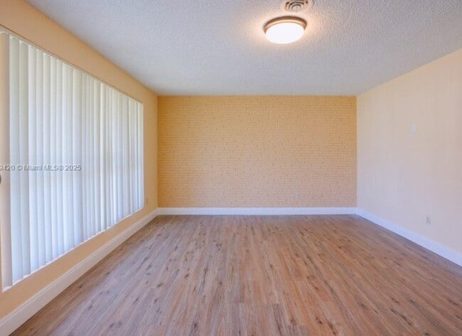 Photo - 135 NW 208th St