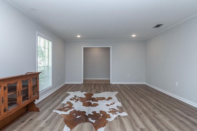 Photo - 714 Huntindon Rd