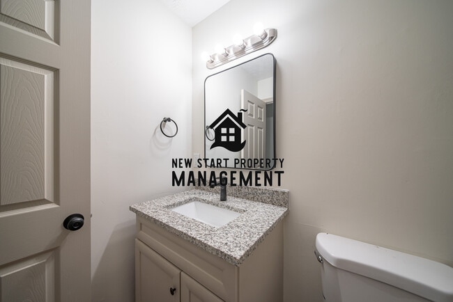 Photo - 1352 Baker St