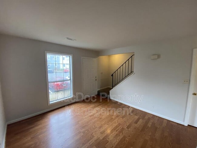 Photo - 109 Powhatan Ct