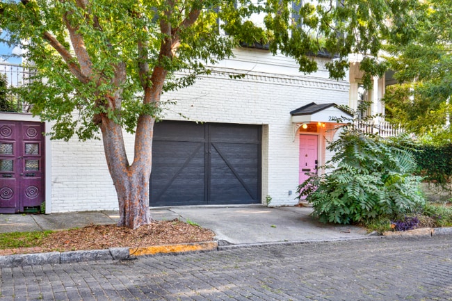 Photo - 210 E Waldburg St Unit B