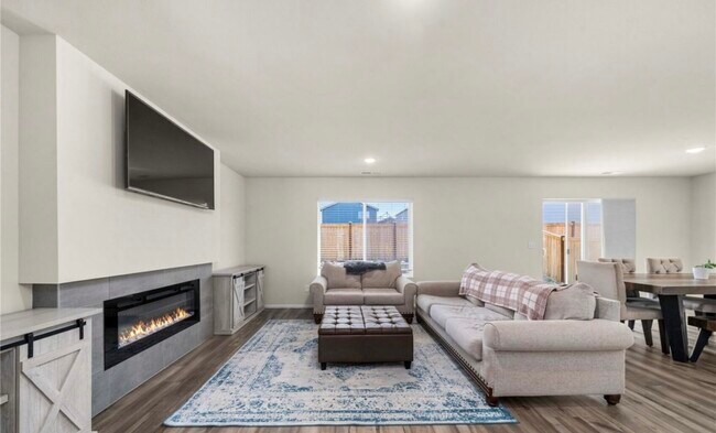 Photo - 9230 Conine St SE