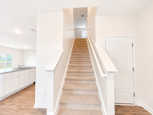 Photo - 169 Oakwood Blvd