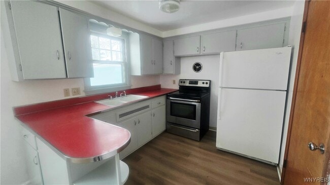 Photo - 359 Wrexham Ct N