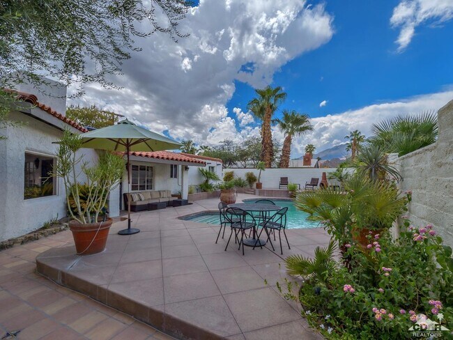 54200 Avenida Cortez