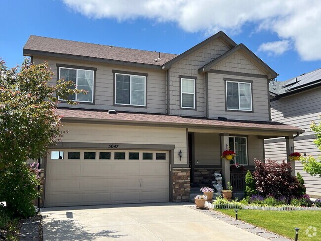 Building Photo - "Spacious 6-Bedroom Haven with 5 Full Bath... Rental