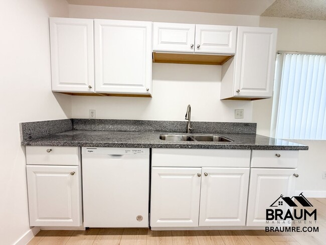 Photo - 6336 Tujunga Ave Unit 2