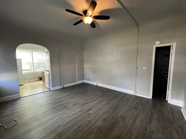 Photo - 408 W Howry Ave Unidad 5