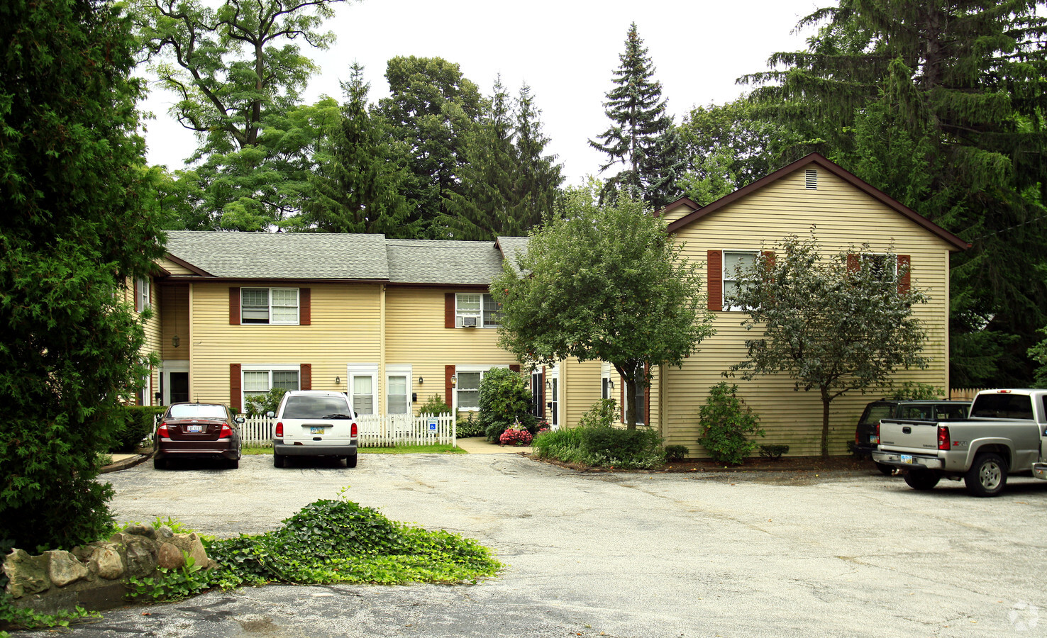 Photo - Gingerbread Place Apartments