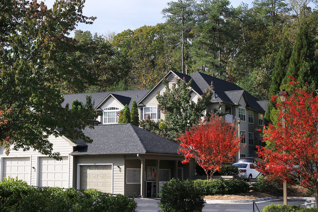 Beautiful Forest Setting - Glen Park Apartment Homes