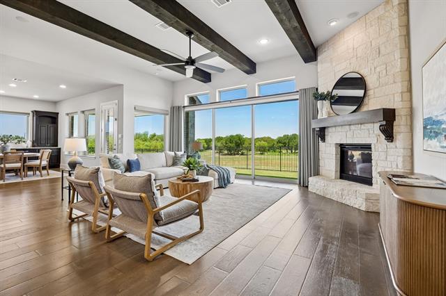 4550 Honeyvine Ln