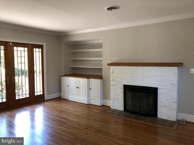 Building Photo - 8106 Maple Ridge Rd Rental