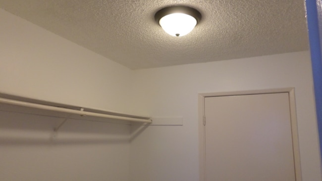 Photo - 5271 Huntington Dr N Unit 203