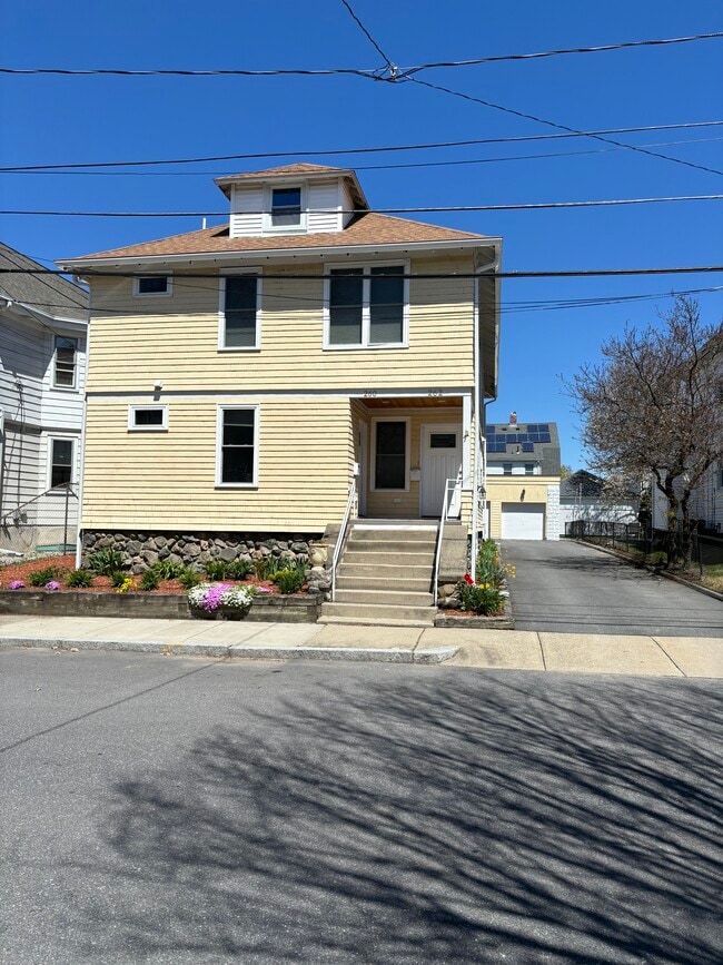 Building Photo - 262 Brown St Unit 262 Brown Street