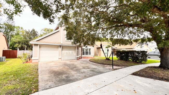 Building Photo - Orlando 4bed/3bath Home With BALCONY AND W...