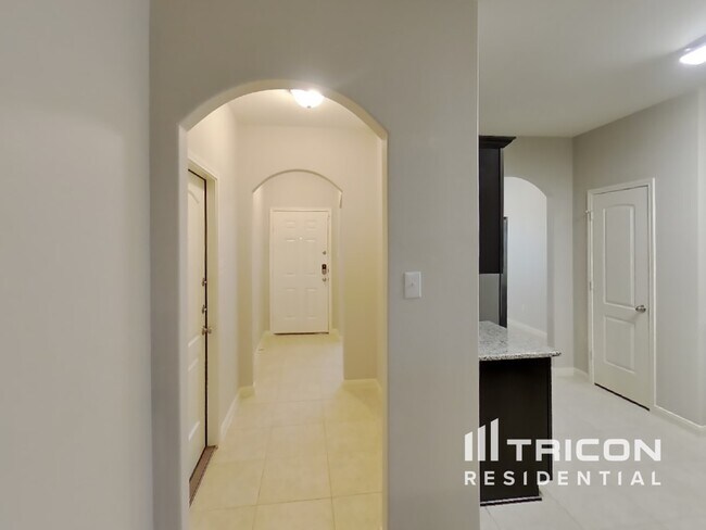 Photo - 185 Kennedy Dr