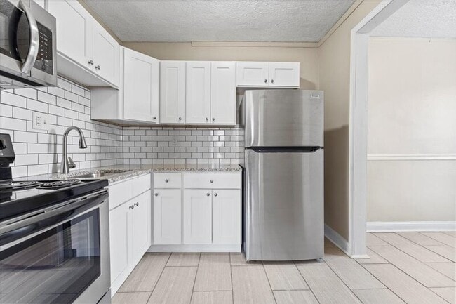 Photo - 7100 Freda St