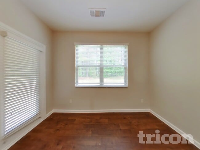 Photo - 474 Lake Ridge Ln