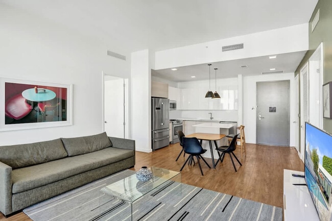 Photo - 1220 17th St Unidad SI ID1503941P