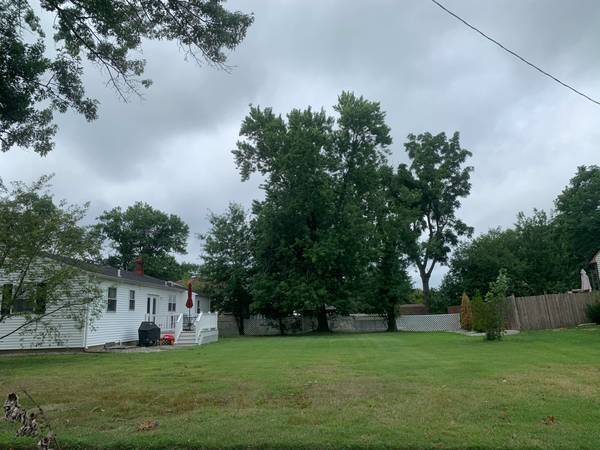 Photo - 121 E Valleybrook Rd