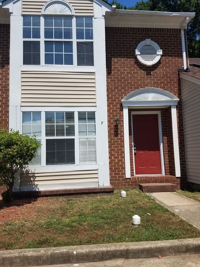 3 Bedroom townhouse in Hampton Woods Townh... - 3 Bedroom townhouse in Hampton Woods Townh...