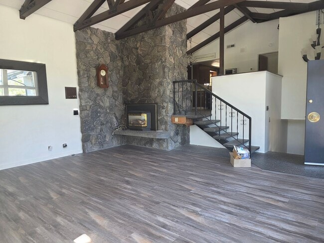 Photo - 686 Virginia Dr