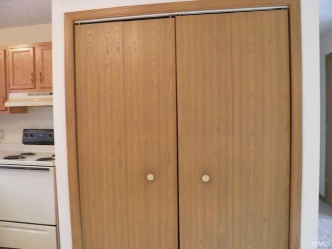 Photo - 5221 Raubs Ln