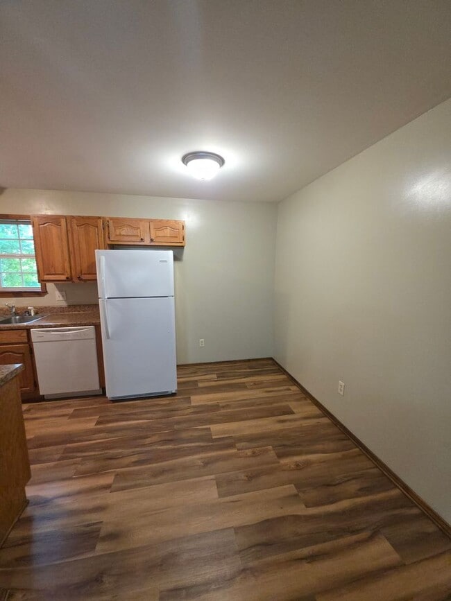 Photo - 716 S Greenwich Ave