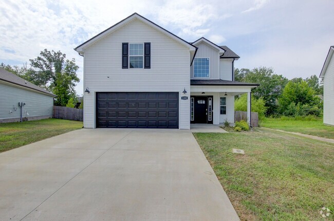 Building Photo - Modern Beauty With Shiplap, Iron Fixtures.... Rental