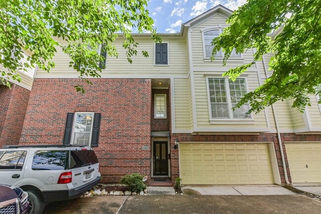 Photo - 2322 Chenevert St