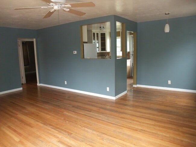 Photo - Adorable Little House Just A Few Blocks From The Campus