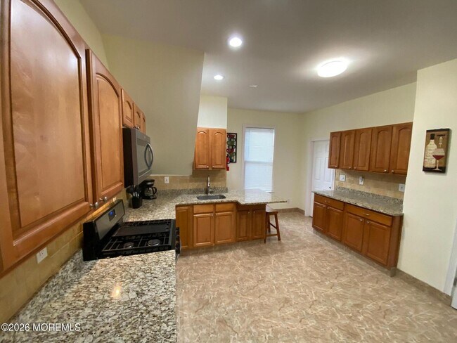 95 Cooper Ave Unit `1