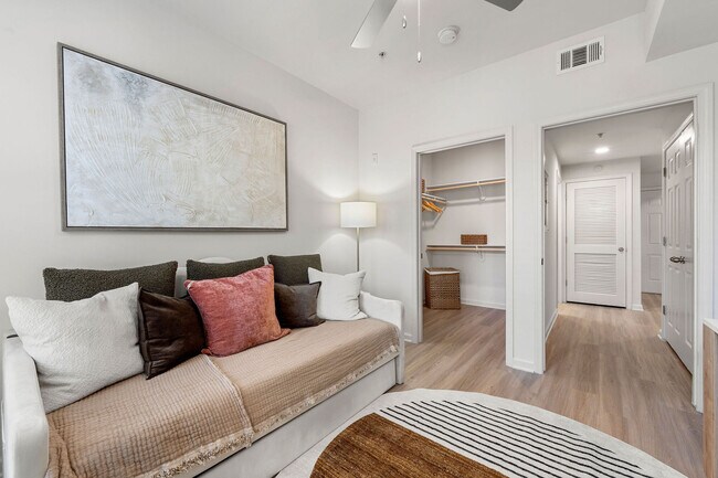2BD, 2BA - 1046SF - Second Bedroom