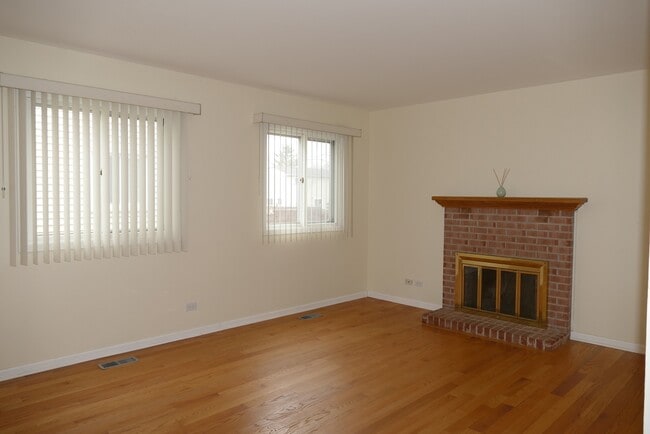 Photo - 711 N Lakeside Dr