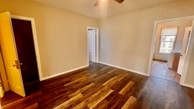 Photo - 1435 Villa St