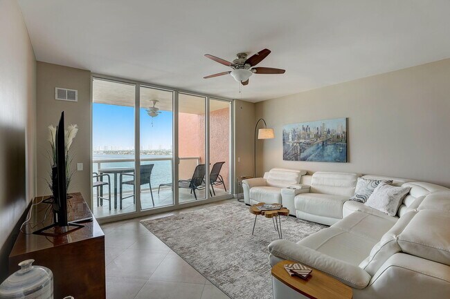 Photo - 2650 Lake Shore Dr Unit 804