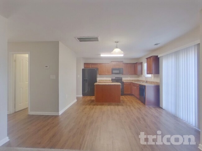 Photo - 3667 Hope Marian St