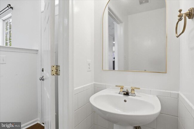 Photo - 45580 Grand Central Sq