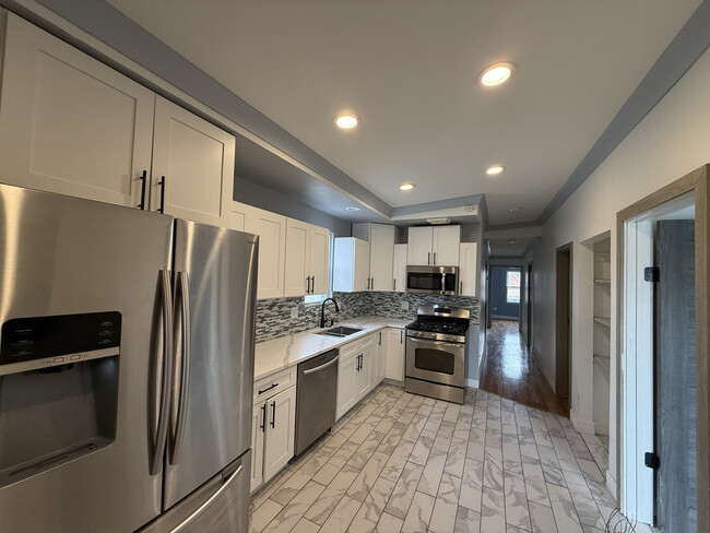 Photo - 5942 S Justine St