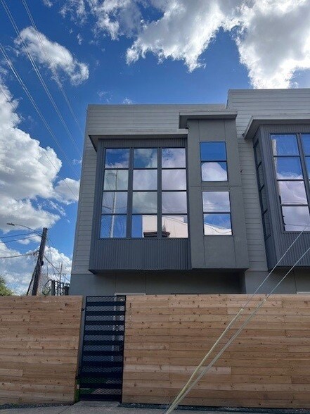 Building Photo - 1045 Bonner St Unit 1045