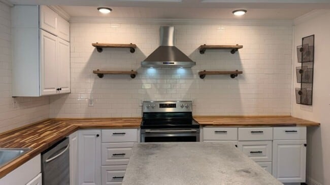 Photo - 3 Bedroom House with Carport