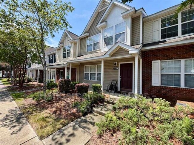 Building Photo - 17121 Greenlawn Hills Ct