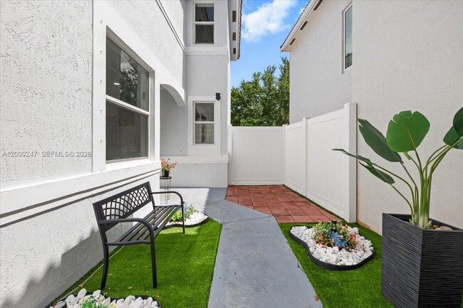 Photo - 15385 SW 51st St