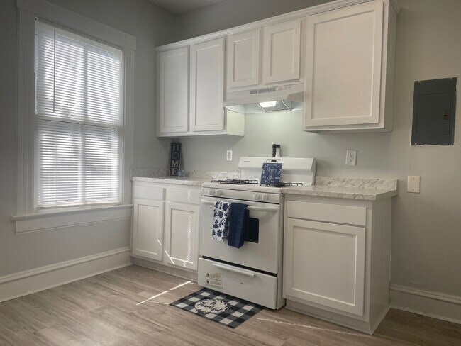 Photo - 2260 Newnan St